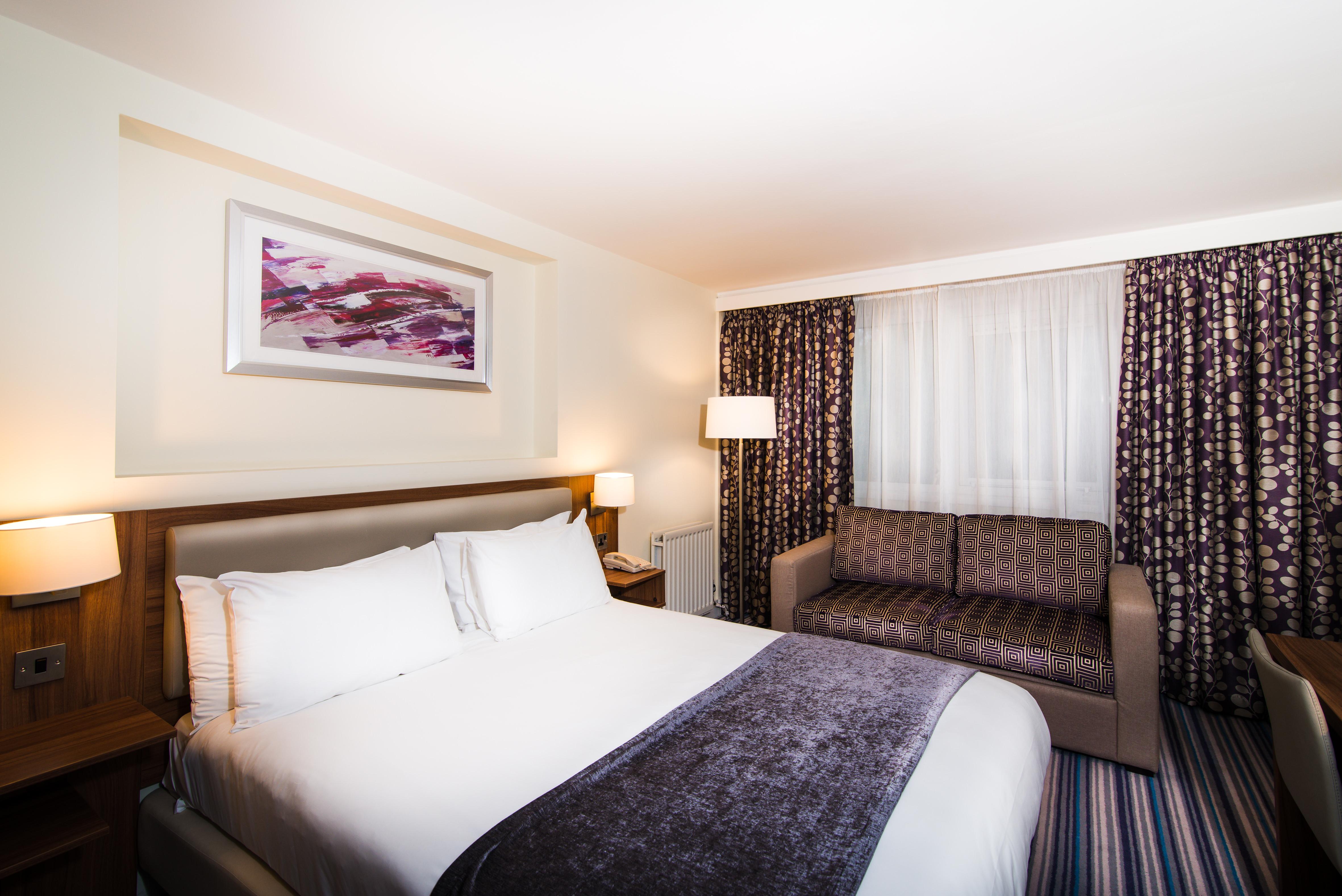 Holiday Inn Express Shrewsbury By Ihg Exterior photo
