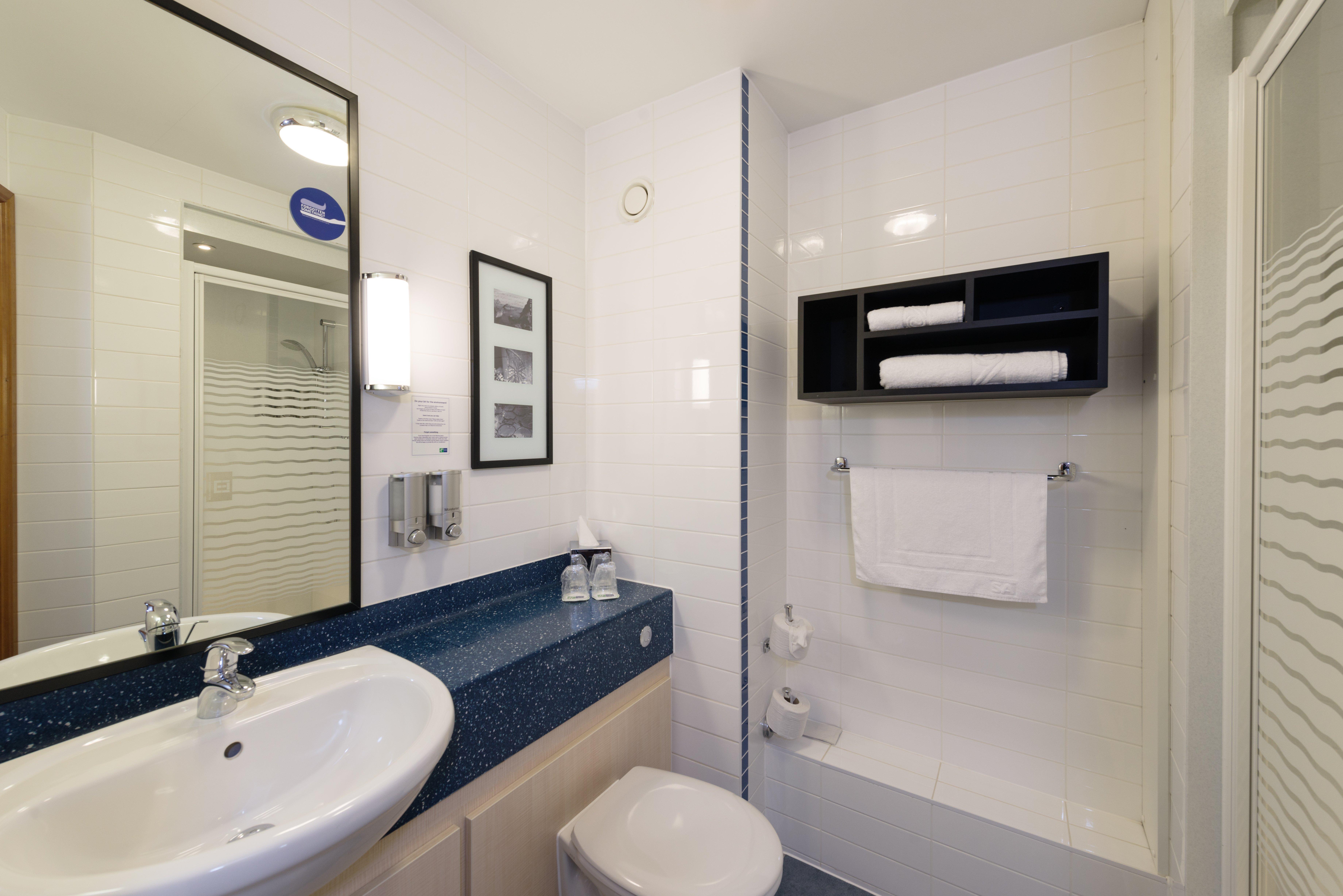 Holiday Inn Express Shrewsbury By Ihg Exterior photo