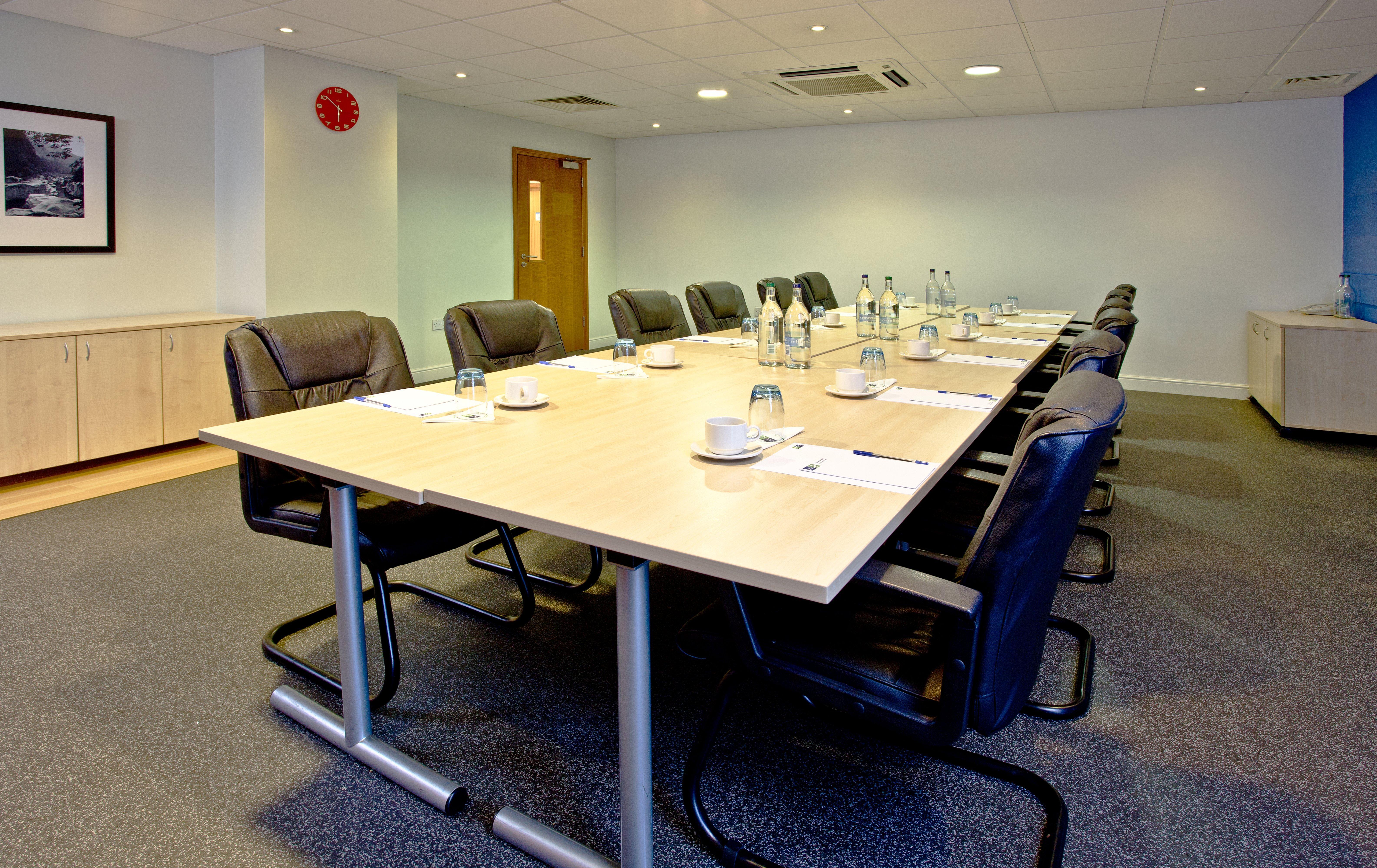 Holiday Inn Express Shrewsbury By Ihg Exterior photo