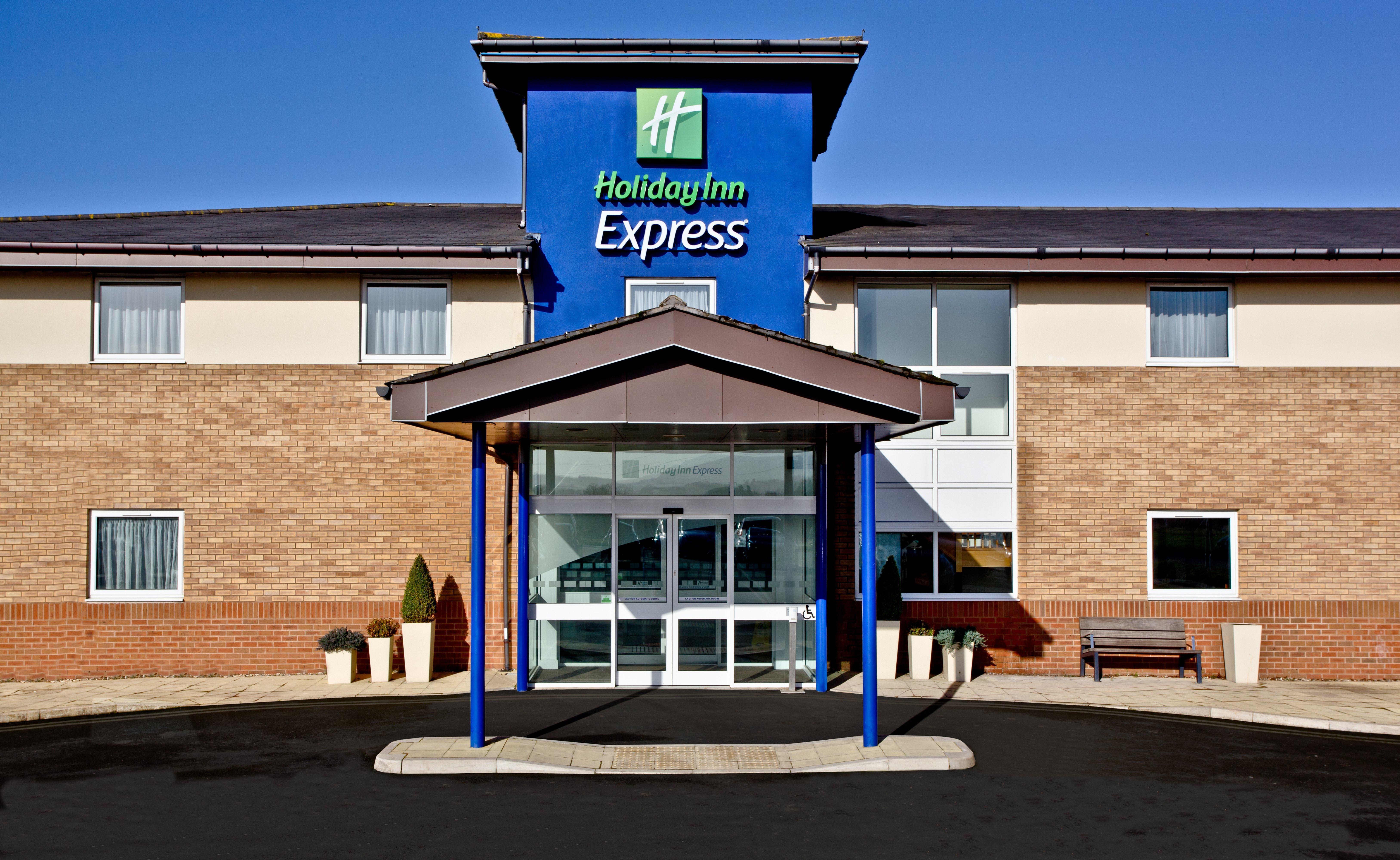 Holiday Inn Express Shrewsbury By Ihg Exterior photo