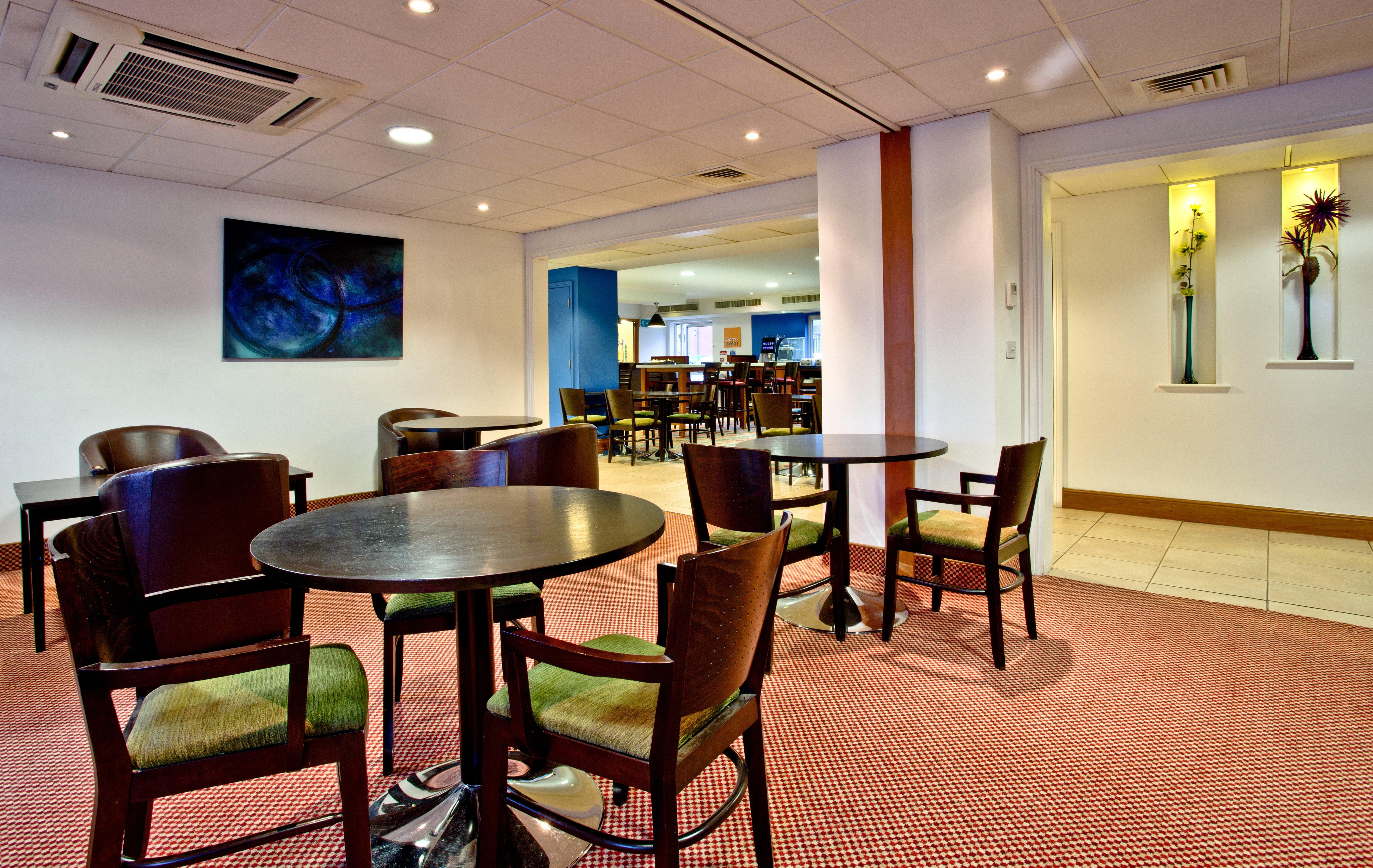 Holiday Inn Express Shrewsbury By Ihg Exterior photo
