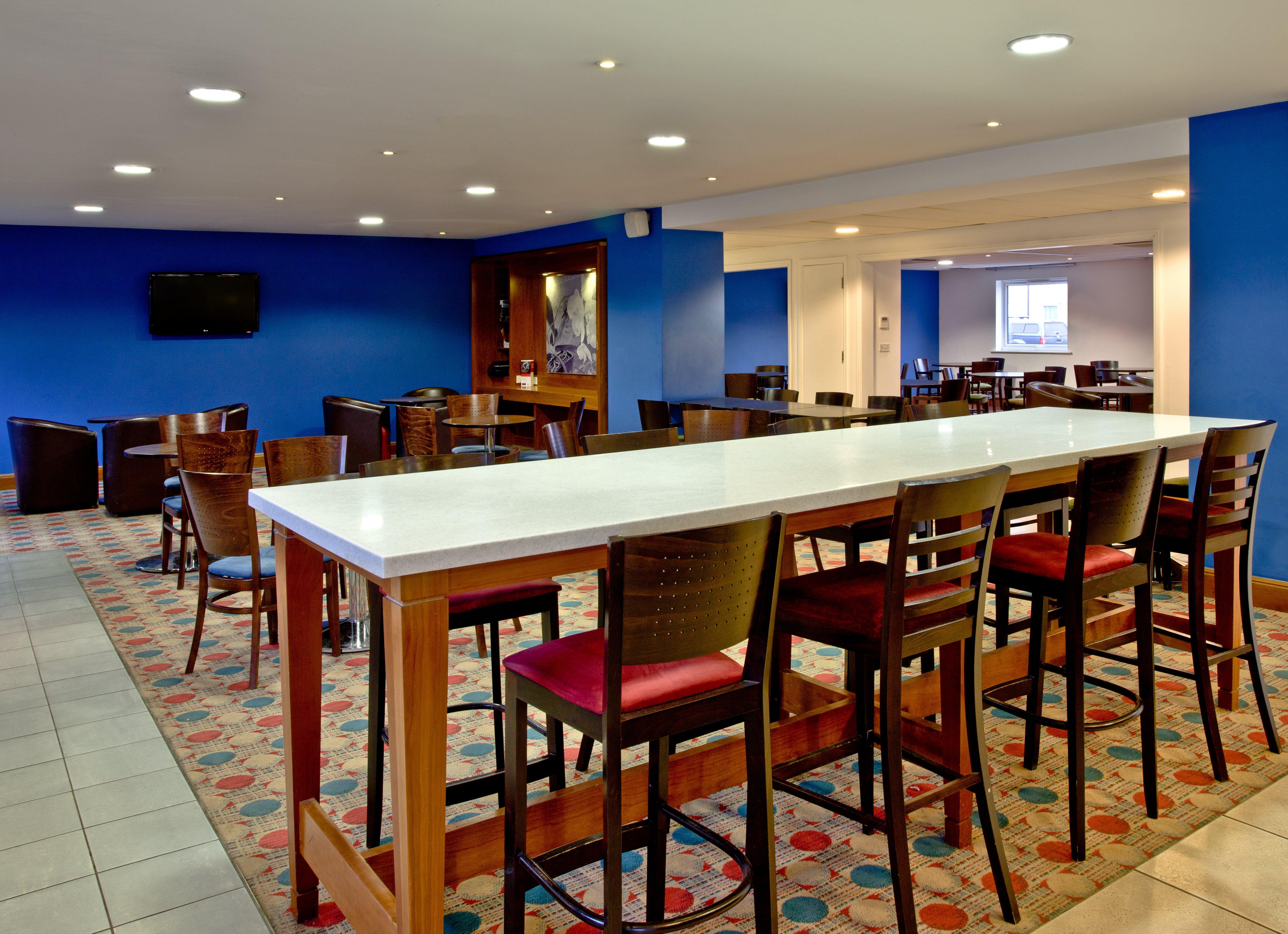 Holiday Inn Express Shrewsbury By Ihg Exterior photo