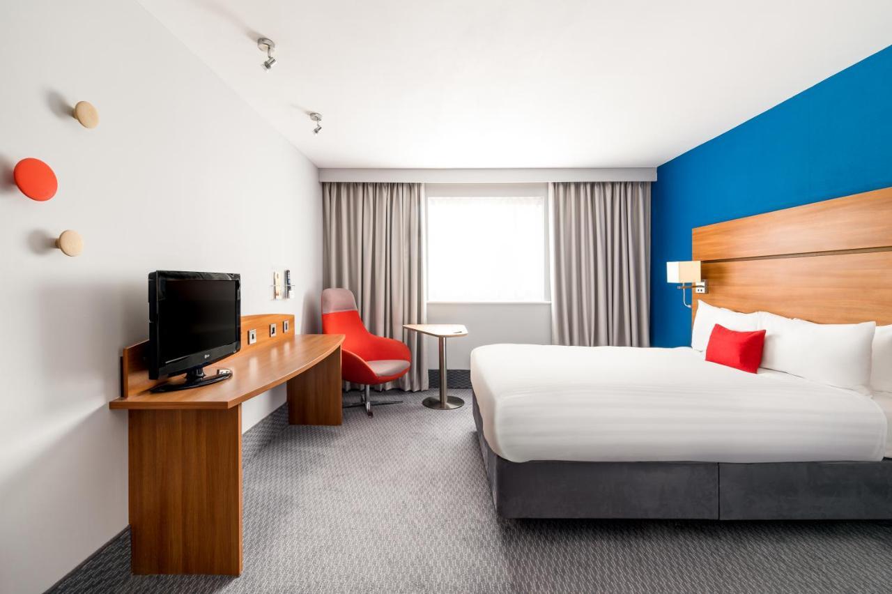 Holiday Inn Express Shrewsbury By Ihg Exterior photo