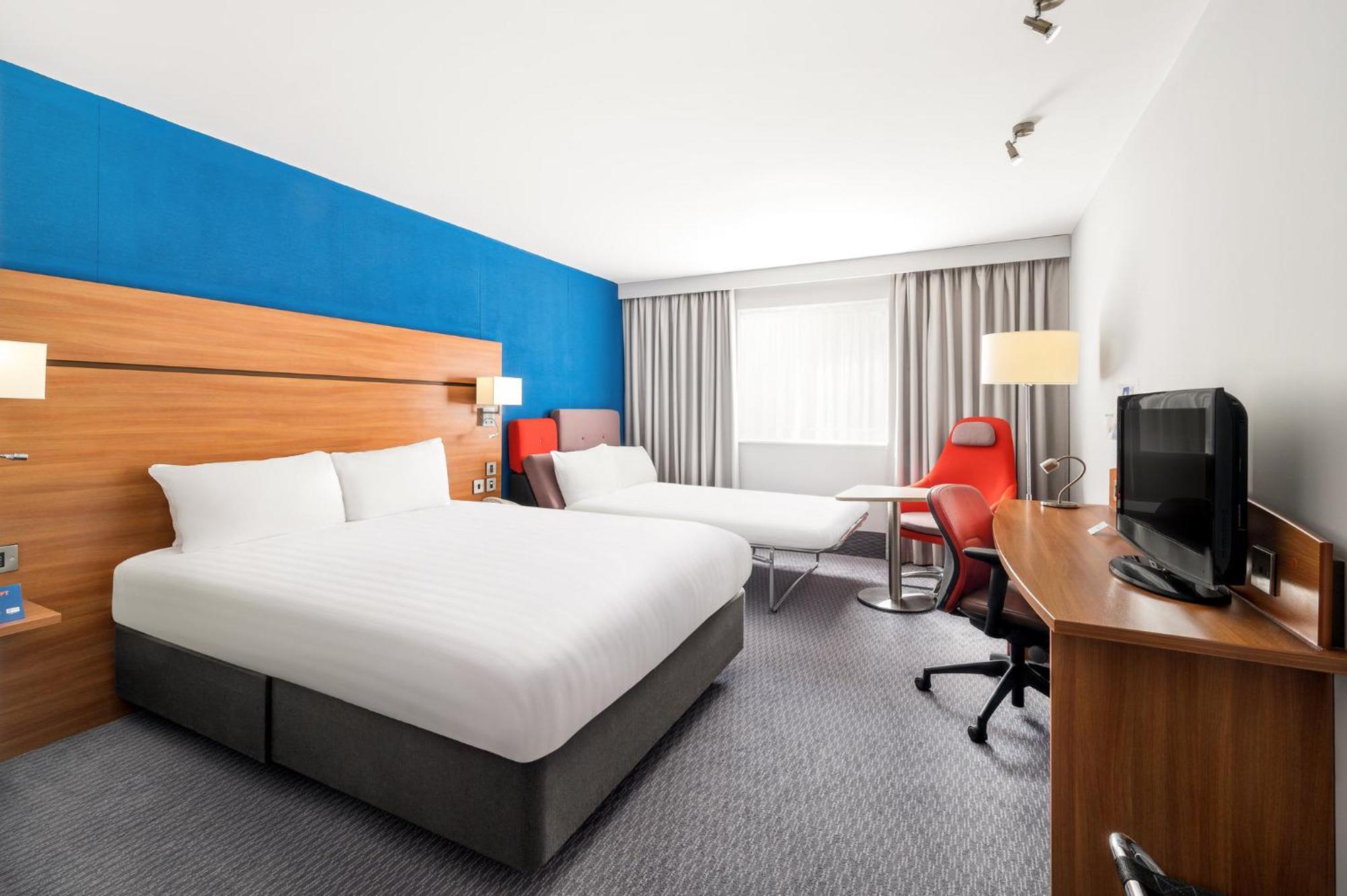 Holiday Inn Express Shrewsbury By Ihg Exterior photo