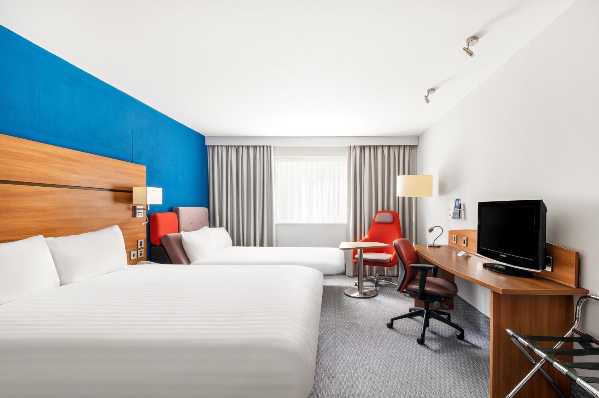 Holiday Inn Express Shrewsbury By Ihg Exterior photo