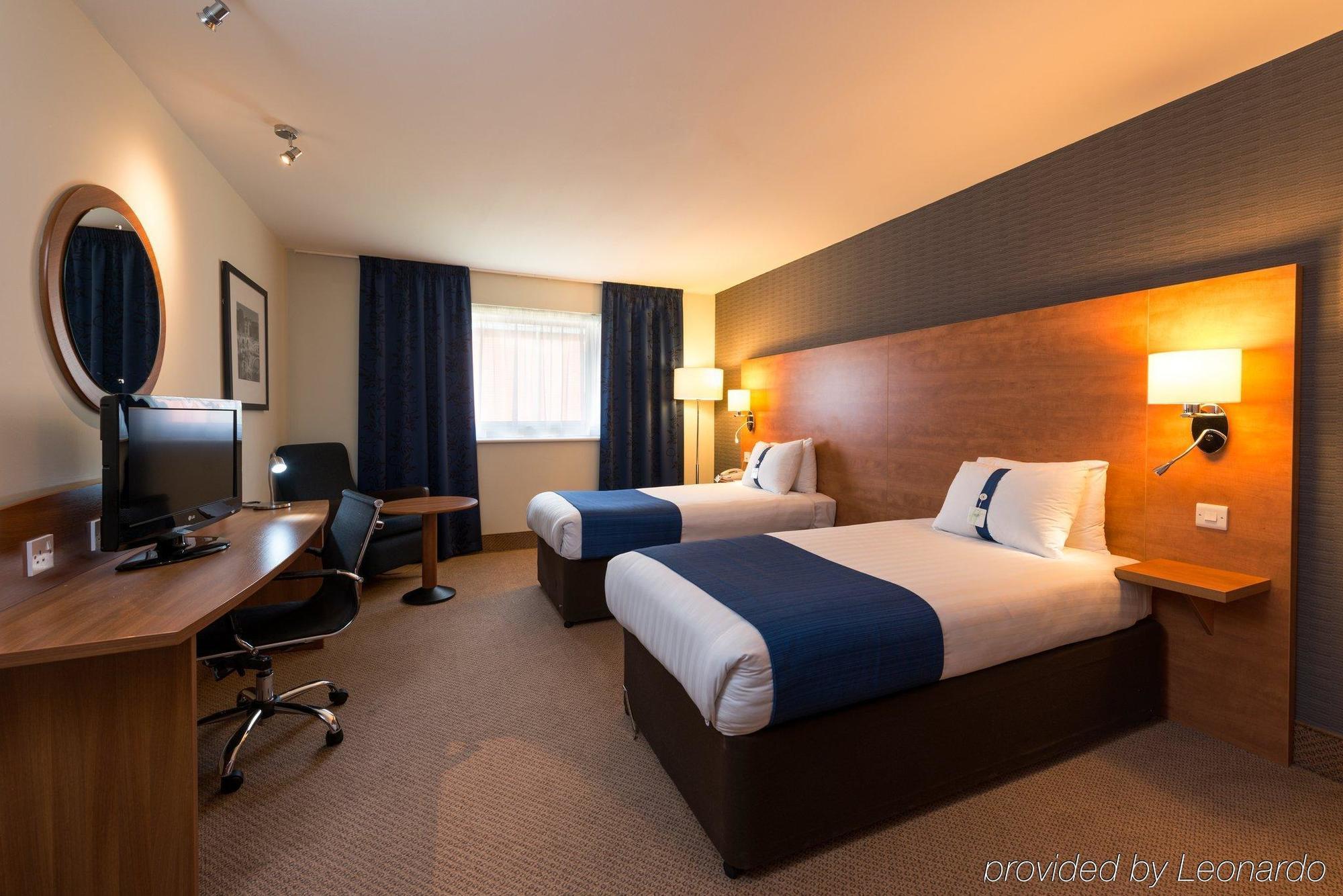 Holiday Inn Express Shrewsbury By Ihg Exterior photo