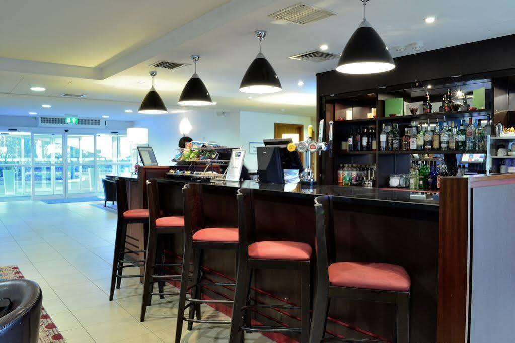 Holiday Inn Express Shrewsbury By Ihg Exterior photo